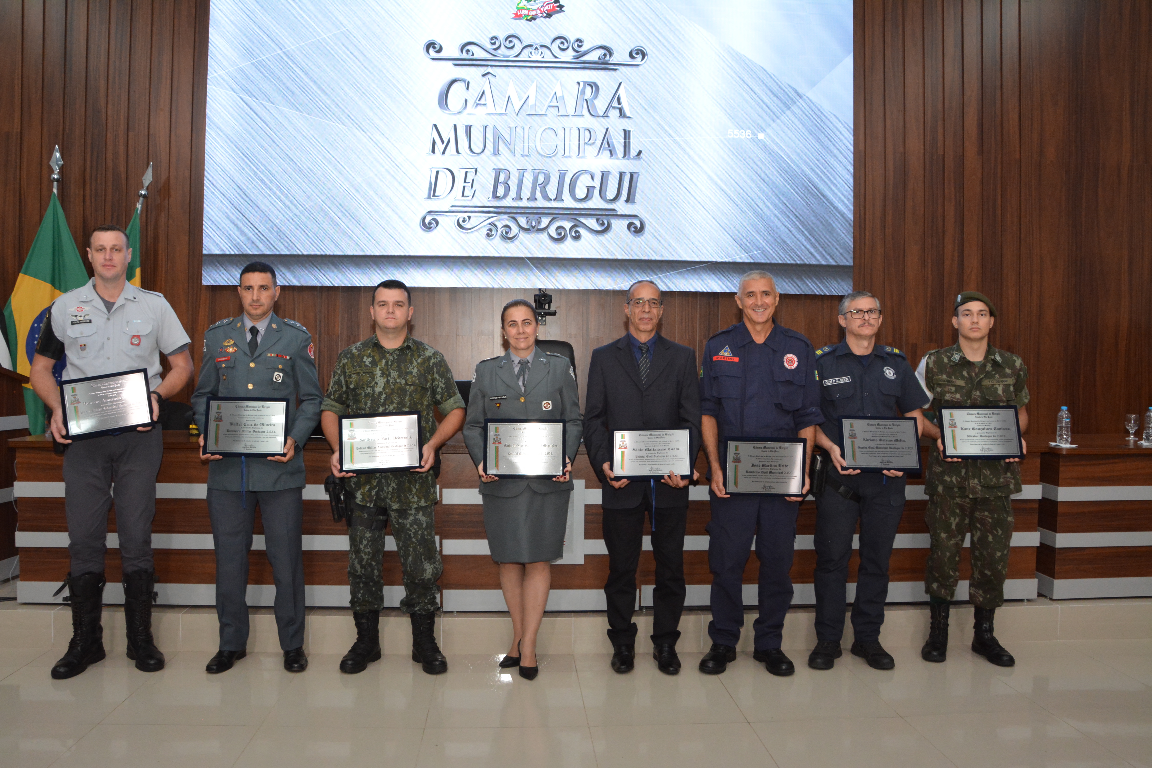 Diplomas Destaque do Ano são entregues aos agentes de segurança pública de Birigui