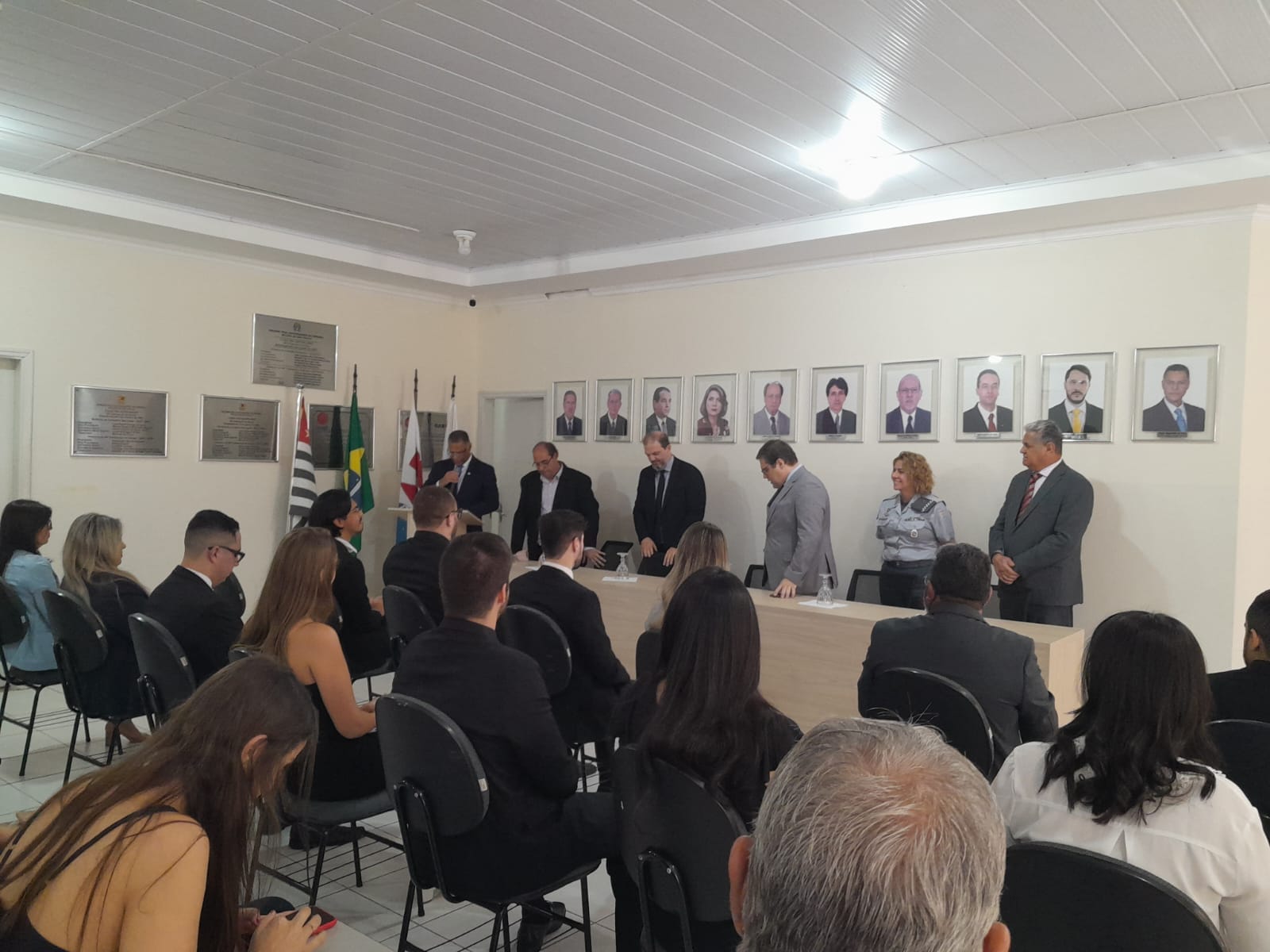 Presidente da Câmara marca presença na entrega de Carteiras da OAB de Birigui